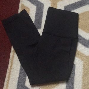 Cropped Full on Luon Wunder Unders Size 8